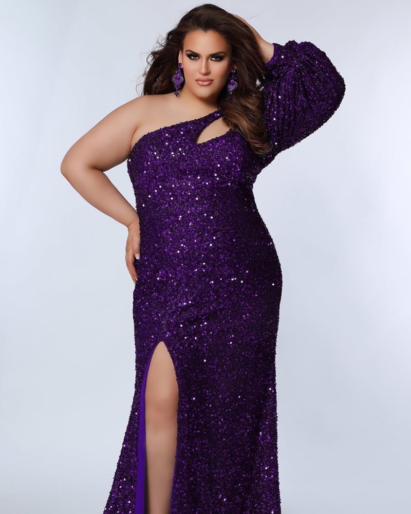 Front of a model wearing a size 32 Impeccable Formal Dress in Purple by Sydney's Closet. | dia_product_style_image_id:286670